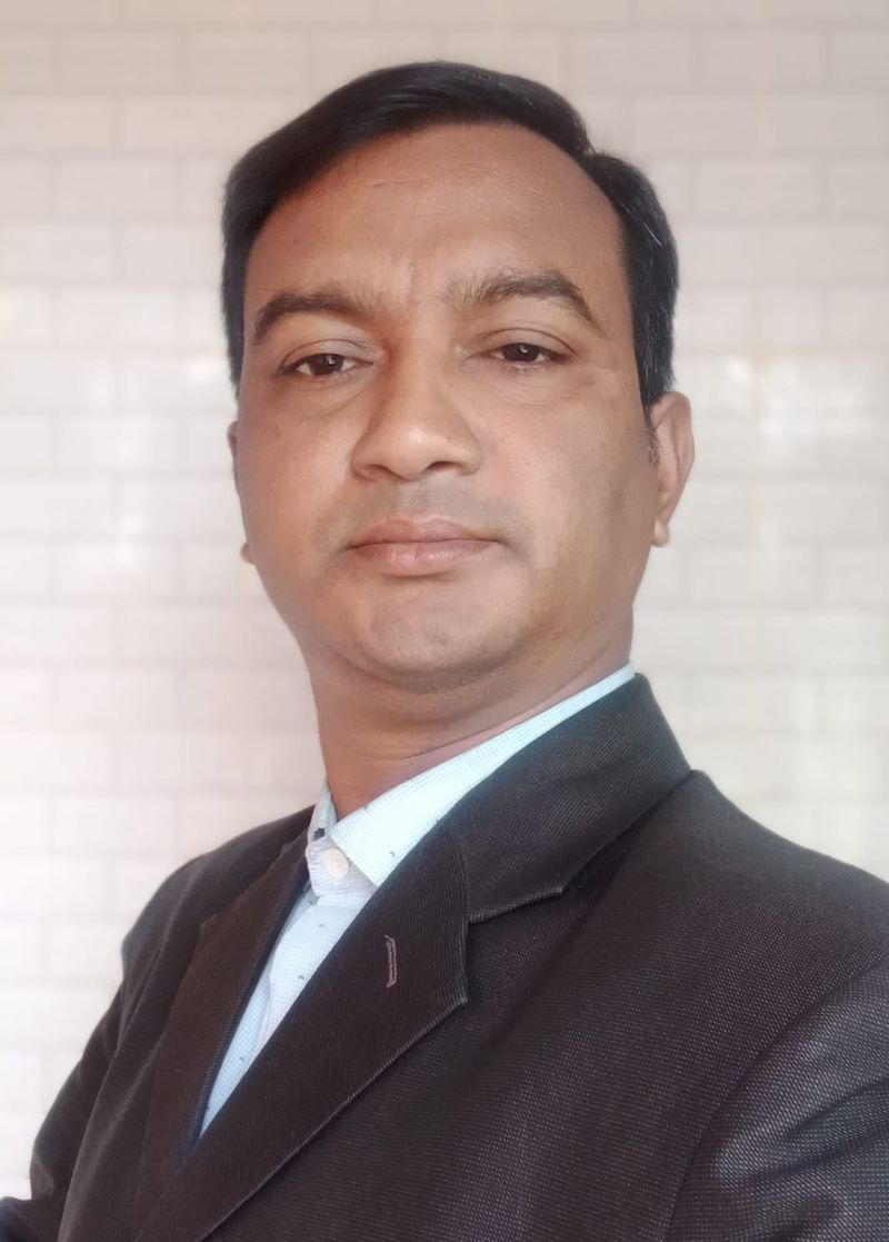 ছাত্রীদের স্পর্শকাতর স্থানে হাত দেয়ার অভিযোগে ইন্সট্রাকটরকে পেটালেন অভিভাবকরা